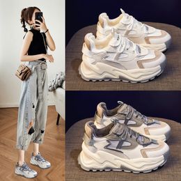 Net red father shoe womens shoe tide 2022 new autumn and winter plus velvet small white all-match sports leisure cotton shoes