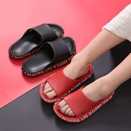 Women Men Summer Slippers Beach Slide Sandals Flip Flops Words Soft Sole Thick Bottom Comfort Ladies Couples Bathe Shoes 210310