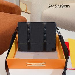 Designer Mens Embossed Shoulder Bags Print Crossbody Messenger Bag Fashion Black Emboss Cross Body Small Plain Briefcase Handbags Purses Flowers Letters top