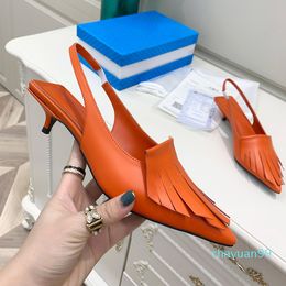 2021 Luxurys дизайнеры женские туфли свисалки для винги кроссовки черные красные желтые розовые платья тренеров Triple S сандалии с низким каблуком обувь