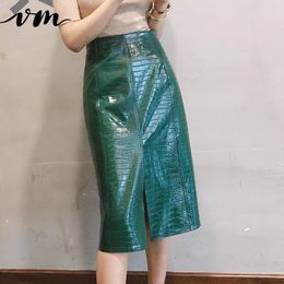 VM Women Skirt Pu Leather Skirts Split High Waist Long Pu Alligator Black Red Green Vintage Long Skirts Winter New Fashion 210309