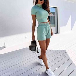 Arrive Solid Casual Women 2 Piece Set Simple Design Short Style Sexy Top and Elastic Wait Shorts Sportswear 2 Piece Set 210727