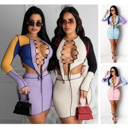 Mulheres Duas peças Vestido Set Primavera Roupas Nova Malha Cut Out Cut Out Contraste de Cor T-shirt Costura Costura Costura Curta Saia 835