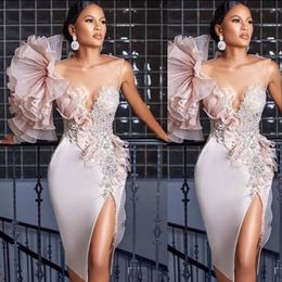 2021 Arabic Dubai Sheath Short Prom Dresses for Women Jewel Neck Crystal Beaded Knee Length Side Split Cocktail Homecoming Evening Dress Party Gowns