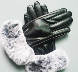 2021 Design Women's Gloves for Winter and Autumn Cashmere Mittens Gloves with Lovely Fur Ball Outdoor sport warm Winter Glove2488