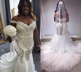 Plus Size African Mermaid Wedding Dresses 2021 Off Shoulder Shiny Lace Applique Beaded Trumpet Bridal Dress Wear robe de mariée