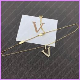 New Designer Gold Necklace Classic Necklaces Women Mens Designers Jewellery Letters Pendant Chain Ladies Casual Accessories D221212F