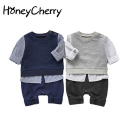 Autumn boy Romper Handsome Striped Stitching Suit baby winter clothes 210702