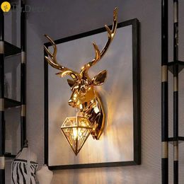 Modern Resin Antler Wall Lamp Nordic Wall Light Retro Deer Living Room Bedroom Bedside Lamp Wall Sconce Lamp Indoor Vanity Light 210724