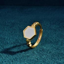 Brincos de colar moda de moda anel hexagonal de jóias de ouro fosco conjunto vintage hetian jade charme de pedra branca para mulheres presentes de aniversário de casamento