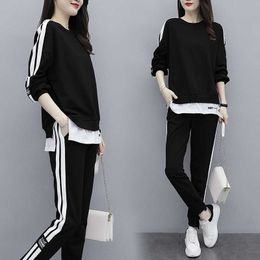 2021 new women's autumn large size micro fat loose round neck striped fashion casual sports suit women Y0625