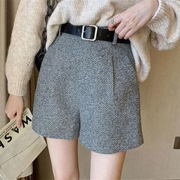 Women's Shorts Autumn Winter Korean Fashion High Waist Wide Leg Woollen Women Black Warm A-line Femme With Bet Pocket Short Pant