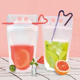 2021 Hot Clear Drink Pouches Bags Zipper Stand-up Plastic Drinking Bag with Straw with Holder Reclosable Heat-Proof Juice Coffee Liquid Bags