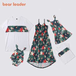 Bear Leader Summer Mom And Me Floral Dresses Fashion Family Matching Outfits Dad Son Casual T-Shirts Flowers Sweet Clothes 210708