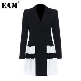 [EAM] Women Black Contrast Colour Pleated Blazer Lapel Long Sleeve Loose Fit Jacket Fashion Spring Autumn 1T306 210930