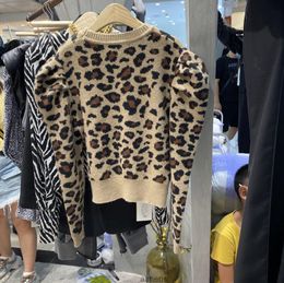 -Neue Koreanische Rollkragen-Leoparden-Druck-Langarm-Pullover-Web-Celebrity-Pullover für Frauen Languid-Art-lose Strickplatte