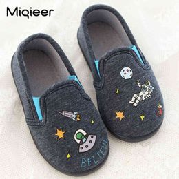 Boys Child Home Slippers Autumn Cotton Soft Anti Skid Cloud Astronaut Pattern Outdoor Walking Shoes Kids Baby Indoor Slippers 211119