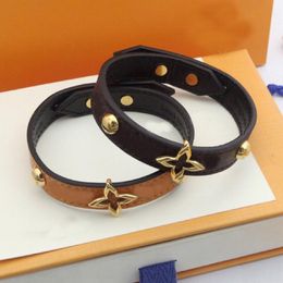 2 colors chain Bracelets Europe America Fashion Style Men Lady Women leather Bracelet With Engraved V Initials Enamel Flower Charm