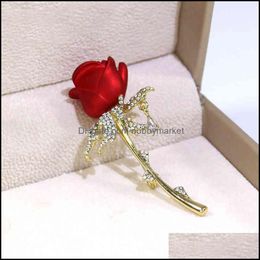 Pins, Brooches Jewelry Luxury Brooch Korean Fashion High Quality Red Rose Exquisite And Beautif Rhinestone Crystal Flower Clothing Aessories