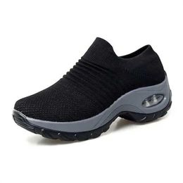 2022 large size women's shoes air cushion flying knitting sneakers over-toe shos fashion casual socks shoe WM1022