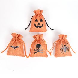 10*14cm/3.9*5.5 -tums halloween presentförpackning Bat Pumpkin Skull Linen Burlap Candy Drawstrings Bag Pocket Treat Snacks förvaringsväskor Cookie Pouch Kids Trick or Treating TE0074