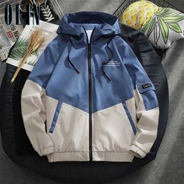 Autumn Clothes Men Bomber Jackets Patchwork Zipper Outwear Hooded Wadded Coat Slim Men's Overcoats Fashion Printed Jacket 211214