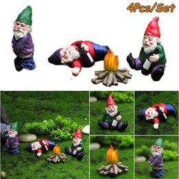 4pcs Fairy Garden Drunk Gnomes Miniature Ornaments Set Mini Dwarf Bonfire Statues for Planter Flowerpot Decor Accessories 210607