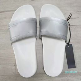 High Quality Luxurys Designers Women Sandals Fashion Six Colours Blue White Red Black Gold Silvery Flat Flip Flops Men slide Slippers 0855