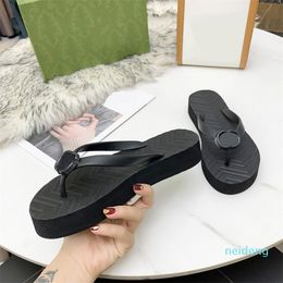 2022 ladies beach slides fashion V-shaped flip flop sandals size 35-42