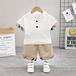 2 adet Erkek Yaz Giysileri Setleri Çocuk Moda Gömlek Şort Kıyafetler Erkek Bebek Yürümeye Başlayan Eşofman 0-5 Yıl için