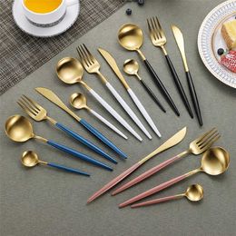 24 Pcs Matte 18/10 Stainless Steel Thick Black Gold Silver Cutlery Dinnerware knives Spoon Fork Flatware Set Dishwasher Safe 211108