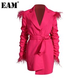 [EAM] Women Pleated Feather Irregular Temperament Dress New Notched Long Sleeve Loose Fit Fashion Tide Spring Autumn 2021 1DA242 210303