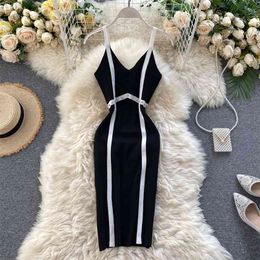 Ins Women Fashion Contrast V Neck Sleeveless High Waist Thin Sexy Knitted Dress Package Hip Vestidos M178 210527