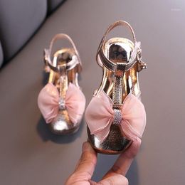 Sandals 2022 Summer Kids Shoes Girls Crystal Bowtie Princess T Strap Sandal Cover Toe Flats Gold Pink Dance Dress