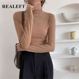 REALEFT Autumn Winter Knitting Slim Turtleneck Sweater Solid Bottoming Long Sleeve Minimalist Women Pullover Jumper 210922