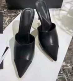 2022 European Fashion Leisure Scarpa Donne Tacchi alti Designer Designer Scarpe Perla Sandali Estate Sandali sexy Pantofole Sexy Pelle 8cm