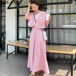 Korejpaa Women Sets Summer Korean Chic Age-Reducing V-Neck Contrast Color Two-Button Jacket High-Waisted Loose Slit Skirts 210526