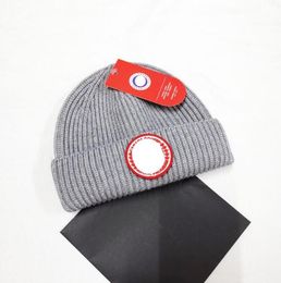 Men Designer unisex knitted hat Gorros Bonnet Knit hats classical sports skull caps women casual outdoor no box