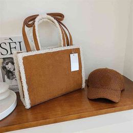 Borse a tracolla Tote Bag Inverno Famose borse firmate Warm Pluisic Crossbody Shopping Hbag Caps Donna Luxury Soft Fur Zak Hat Set 220122