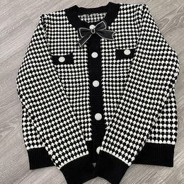 2024 Autumn Sweater Coat Retro Rose Shirt Cheque Long Sleeve Single Breasted Plaid Loose Knit Cardigan Tide Ladies Cnel