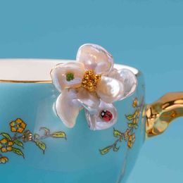 Vanssey Fashion Jewelry Flower Camellia Ladybug Natural Baroque Pearl Handmade Brooch Pins Party Accessories for Women 2021