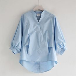 Summer Korea Fashion Women White V-neck Shirt Plus Size Lantern Sleeve Loose Blouses back split Button Shirts Ladies Tops 210302