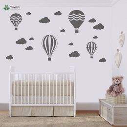 Hot Air Balloons & Clouds Wall Stickers Kids Nursery Rooms Wall Decal Vinyl Wall Art Decor Sticker Interior Home Mural DIY ZW169 210308