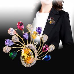 Zircon peacock brooch women deserve to act the role of overcoat pin corsage, shawls