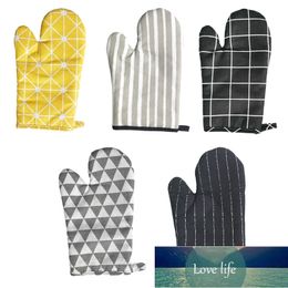 1piece Anti-scalding Microwave Oven Gloves Thickening Mitten Insulated Heat Resistant Baking Gloves Mitts Kitchen Tools Gifts Factory price expert design Quality