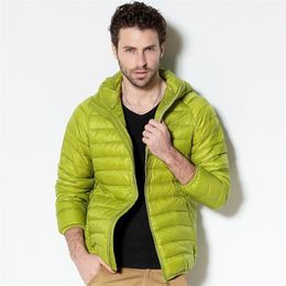 Men White Duck Down Jacket Portable Hooded Down Coat Ultralight Men Winter Coat Warm Thermal Down Parkas 211206