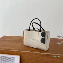 2021 Woven Canvas Bucak Bag -Wide Portable Style Large Minimalism Same Shopping Handbag Tote Women's Leisure Capacity One-Shoulder 3952
