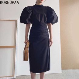 Korejpaa Women Dress Sets Summer Chic Cool Stand Collar Bubble Sleeve Shirt and High Waist Slim Pleated Split Skirt Suit 210526