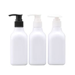 Refillable Plastic Bottle White Square Round Shoulder PET Black White Collar Lotion Press Pump Empty Portable Cosmetic Packaging Container 200ml