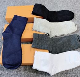Men's And Women's Sports Socks 100% Cotton Wholesale Couple 5 Color Socks Long Barrel Style With Yellow Box Casual Fashion Versatile Style